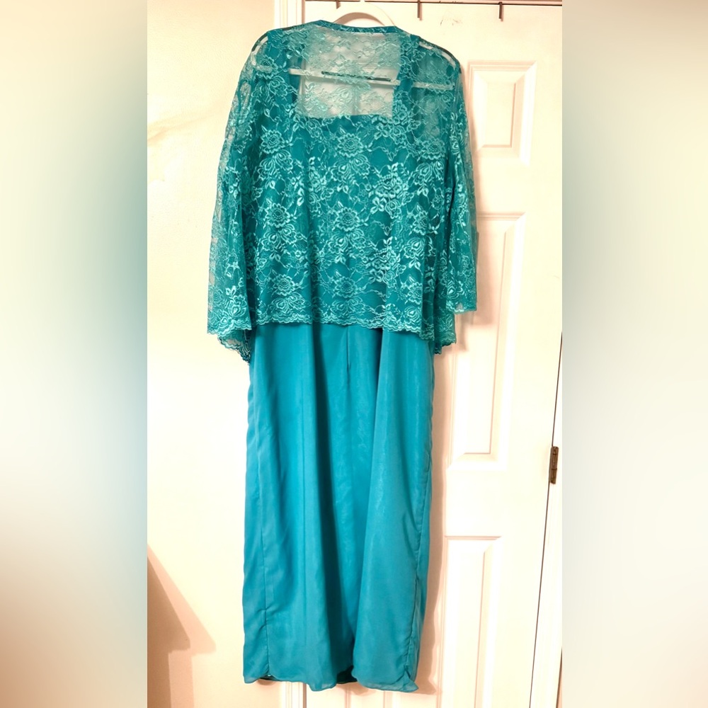 Elegant Formal Gown by Laeden in Beautiful Turquoise - Size 22